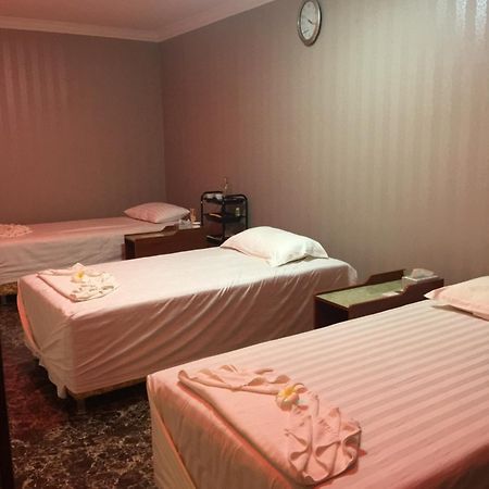 יאנגון Apollo Hotel מראה חיצוני תמונה