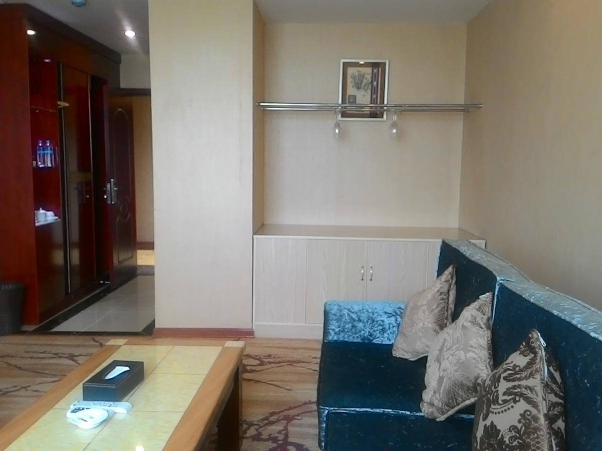 יאנגון Apollo Hotel מראה חיצוני תמונה